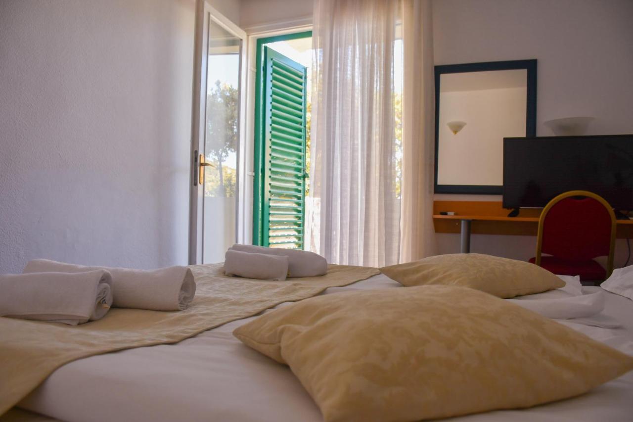 Hotel Sirena Hvar Town Exterior foto